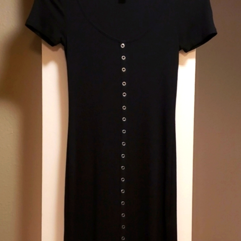 🐈‍⬛ Adorable Black Ribbed Snap Button Short Sleeve Midi Dress - MJ